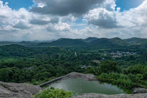 Foto naturansicht über den berg von thailand.