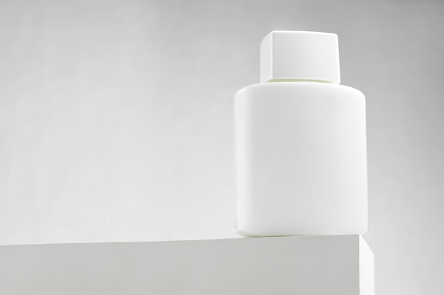 Naturkosmetik Creme Hautpflege leere Flasche VerpackungSchönheits- und Spa-Konzept