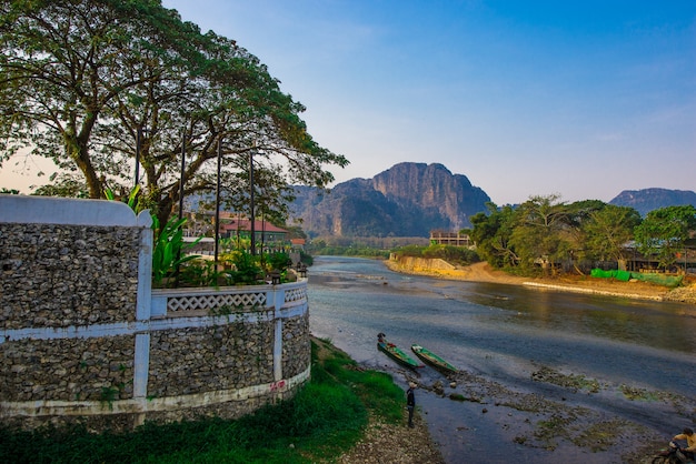 Naturlandschaft von Vang Vieng, Laos.