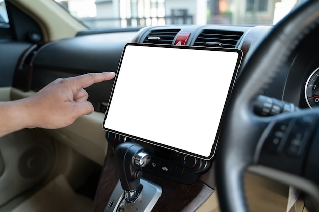 Navegación GPS en pantalla en el transporte de automóviles inteligentes a la tecnología moderna de destino