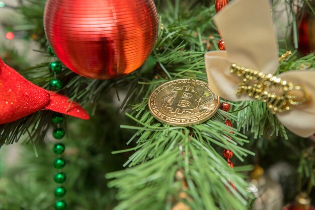 Navidad Bitcoin. Imagen simbólica de moneda virtual.