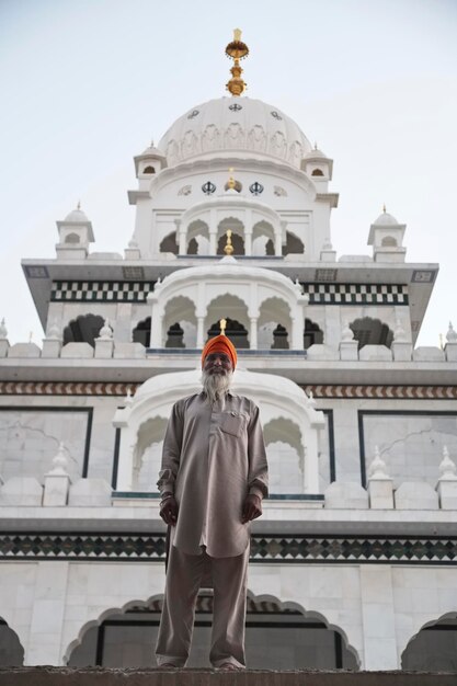 Índia, Rajastão, Pushkar; 26 de janeiro de 2007, Sadhu indiano em um templo hindu - EDITORIAL