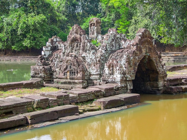 Foto neak pean en la ciudad de angkor