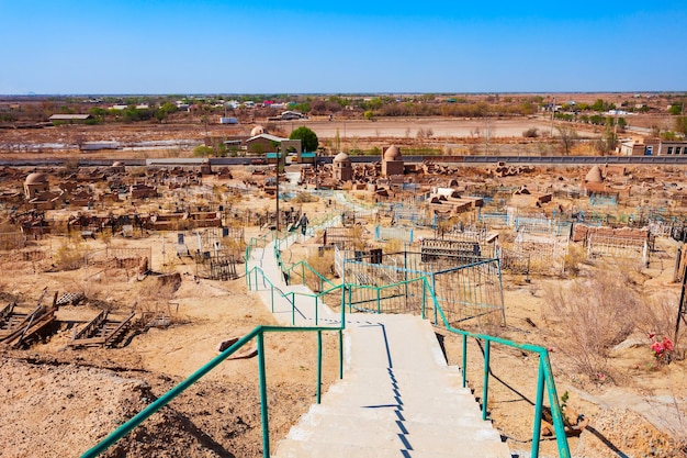 Necrópole de Mizdahkan perto da cidade de Nukus Uzbequistão