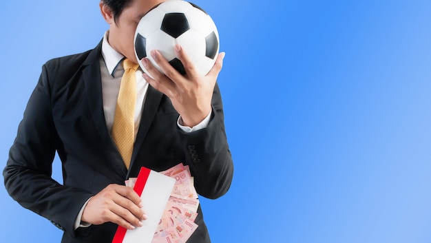 Negocios con fútbol o boleto y dinero