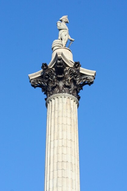 Nelsons Säule ist ein Denkmal auf dem Trafalgar Square im Zentrum Londons