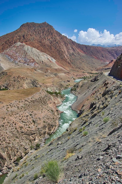 Neue Nord-Süd-Route Canyon River Kekemeren Kirgisistan