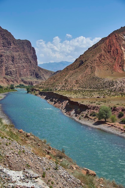 Neue Nord-Süd-Route Canyon River Kekemeren Kirgisistan