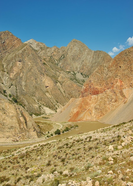 Neue Nord-Süd-Route Canyon River Naryn Kirgisistan