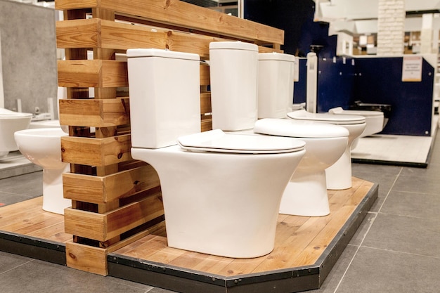 Neue WC-Schüssel-Anzeige im Hypermarkt für Haushaltsprodukte und Hochbau