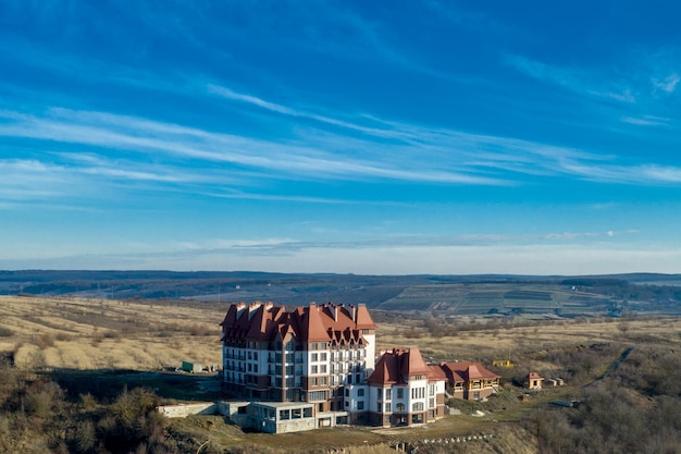 Neues Hotel auf dem Berg