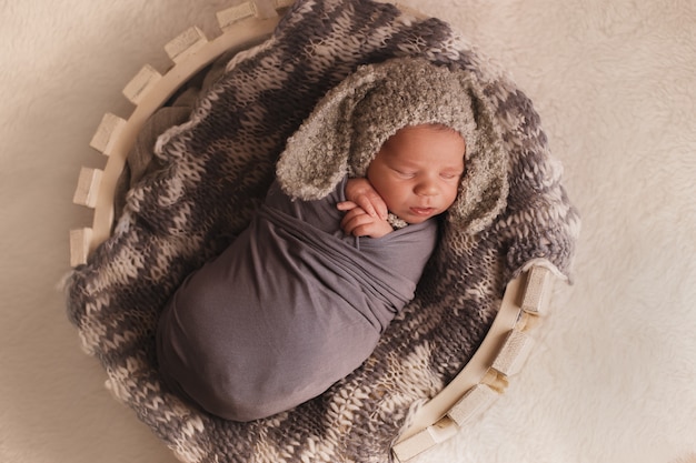 Neugeborenes Baby schläft