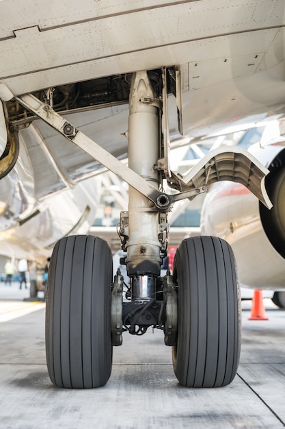 Foto neumáticos de avión de avión