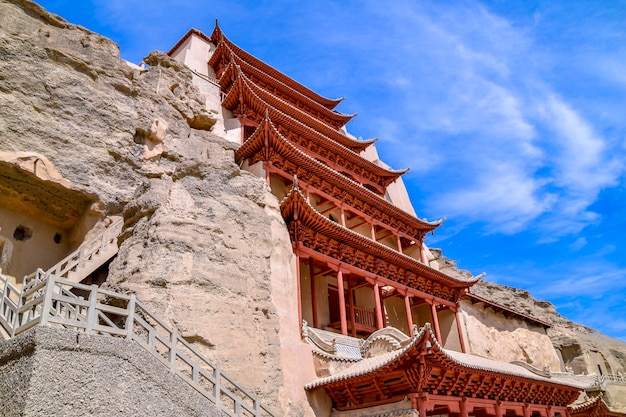 Neunstöckiges Gebäude der Mogao-Grotten UNESCO-Weltkulturerbe in Dunhuang, China