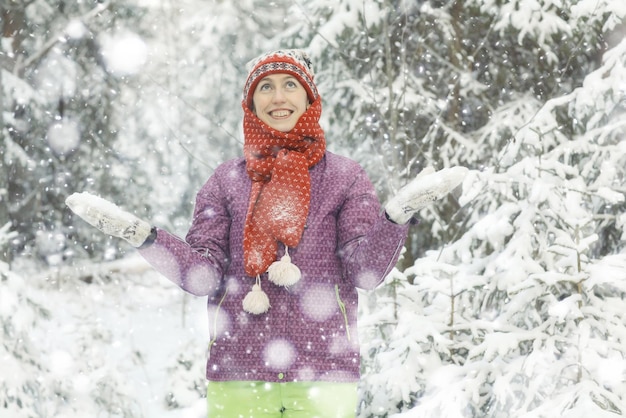 nevadas naturaleza retrato de mujer salud belleza