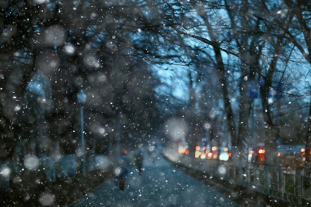 neve borrada abstrata luzes da cidade de fundo, feriado de inverno ano novo