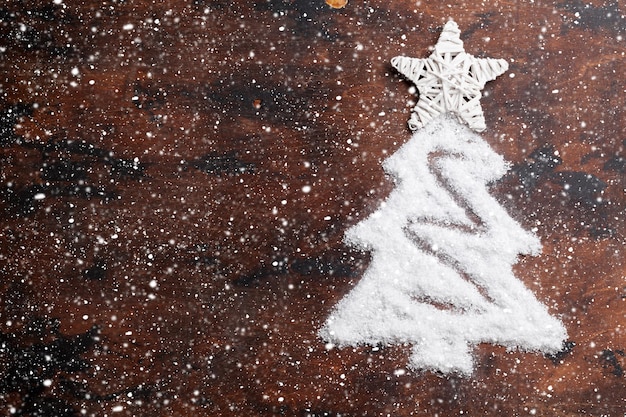 Neve em forma de abeto de Natal