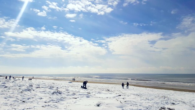 Neve fresca na praia dourada.