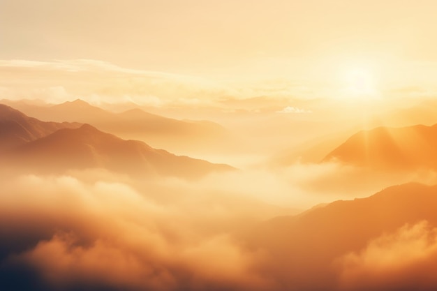 Névoa natural e luz solar das montanhas