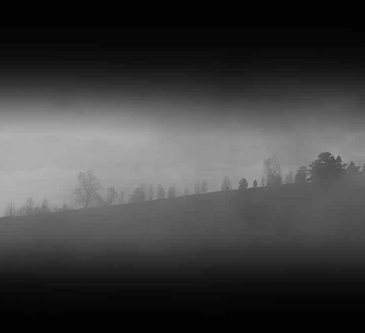 Foto nevoeiro em montanhas de alta altitude hd