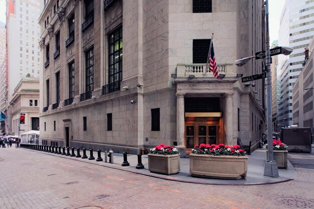 New york, usa - 5. mai 2015: new yorker börse an der wall street in lower manhattan, nyc, usa