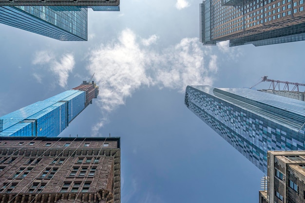 New Yorker glänzende Wolkenkratzerfenster