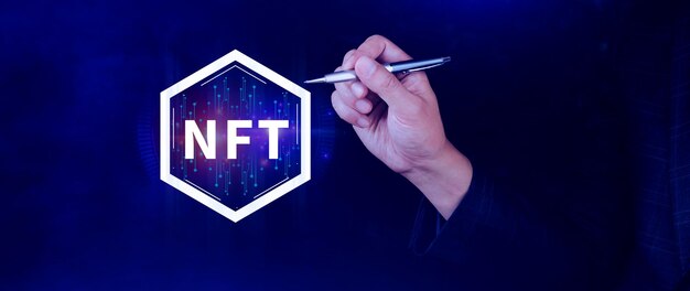 NFT nicht fungibler Token für Krypto-Kunst Blockchain-Technologie-Konzept Investitionen oder Handel mit NFT in Kryptowährung digitale Vermögenswerte Kunstwerk und digitales Hauptbuch