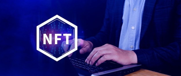 NFT nicht fungibler Token für Krypto-Kunst Blockchain-Technologie-Konzept Investitionen oder Handel mit NFT in Kryptowährung digitale Vermögenswerte Kunstwerk und digitales Hauptbuch
