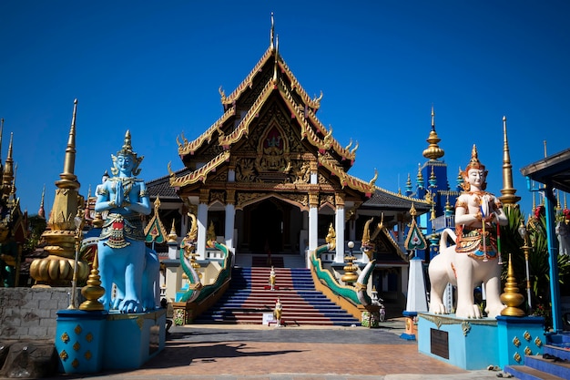 Ángel en hermoso santuario de Tailandia