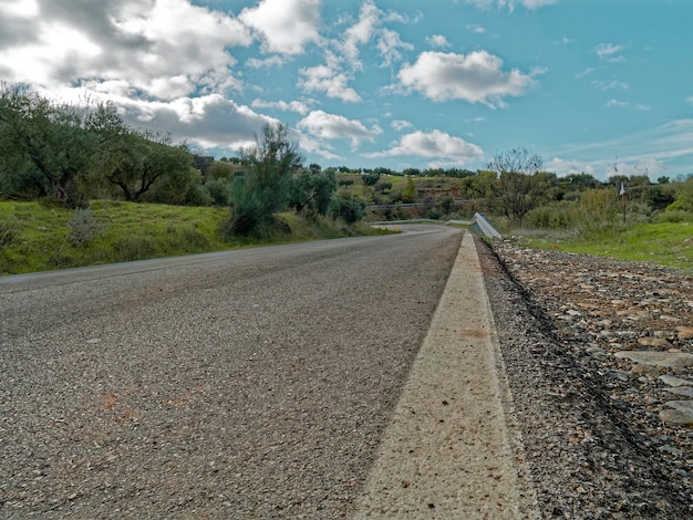 Ángulo de visión baja de Camino a Setenil de Las Bodegas