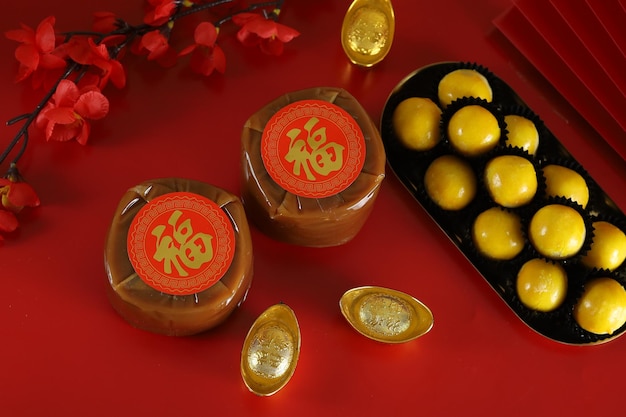 Nian gao ou Bolo de Ano Novo Chinês Kue Keranjang (com o caractere chinês Fu significa Fortuna).