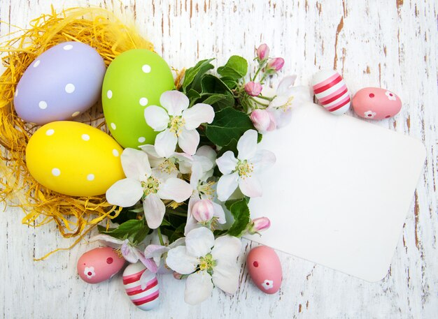 Nido con huevos de pascua