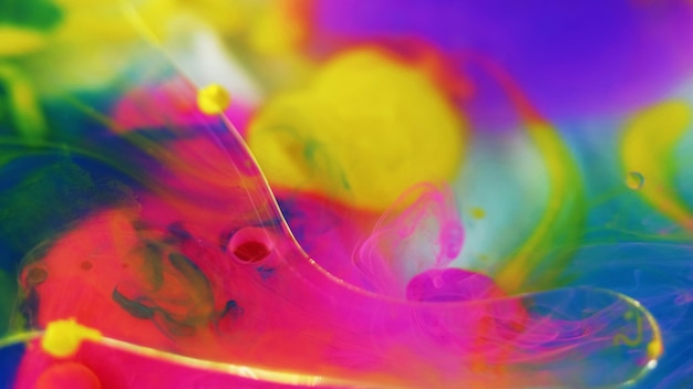 La niebla de tinta de burbujas flotantes de pintura de agua de neón