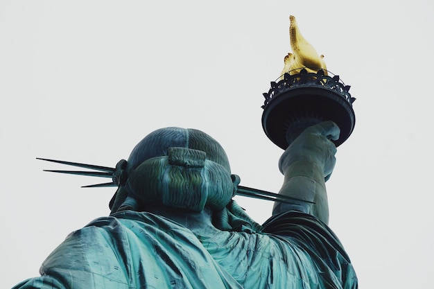 Foto niedriger blick auf die freiheitsstatue