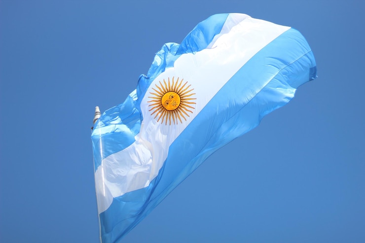 Foto niedrigwinkelansicht der argentinischen flagge