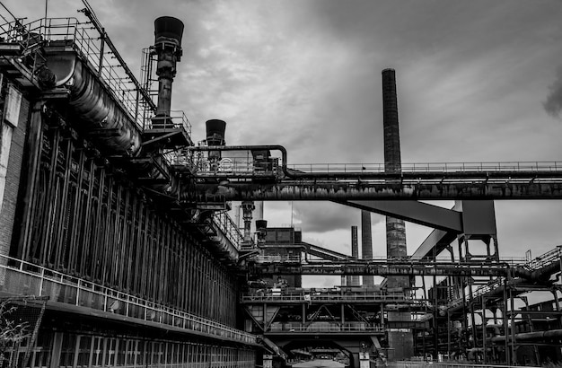 Foto niedrigwinkelansicht der brücke gegen den himmel