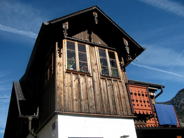 Foto niedrigwinkelansicht der gebauten struktur gegen den blauen himmel