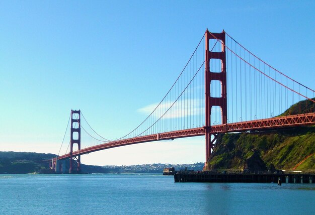 Foto niedrigwinkelansicht der golden gate bridge gegen den himmel