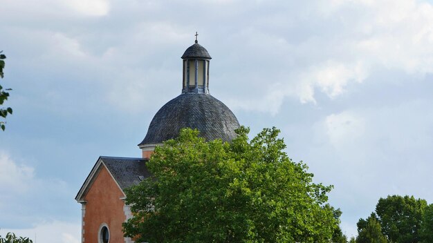 Foto niedrigwinkelansicht der kathedrale gegen den himmel