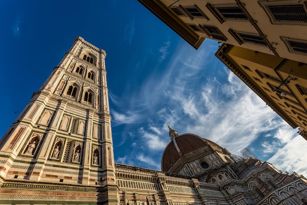 Niedrigwinkelansicht der Kathedrale von Florenz gegen den Himmel