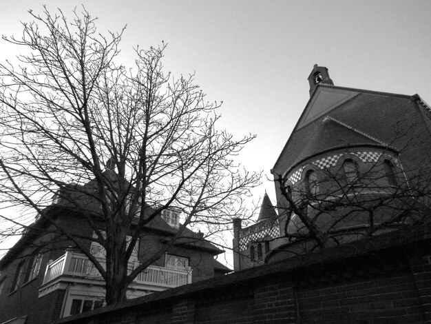 Foto niedrigwinkelansicht der kirche gegen den himmel