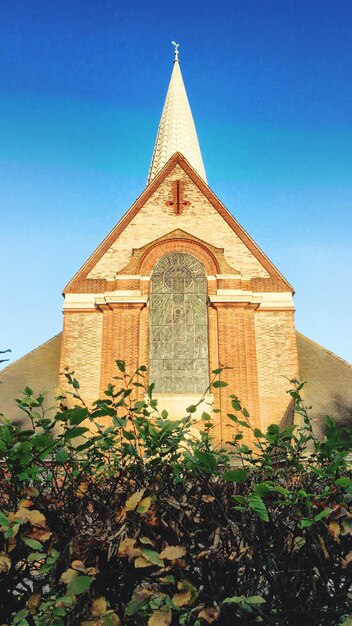 Foto niedrigwinkelansicht der kirche