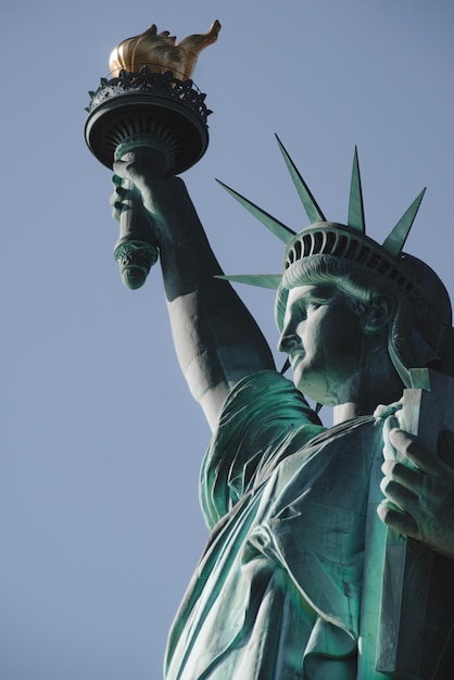 Foto niedrigwinkelansicht der statue