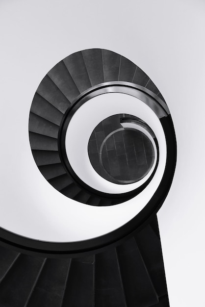 Niedrigwinkelansicht der Wendeltreppe
