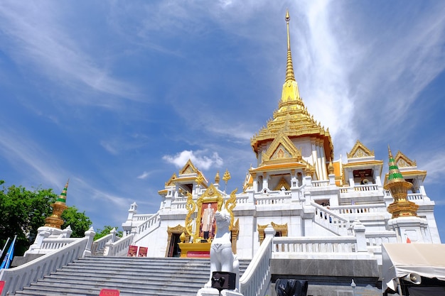Niedrigwinkelansicht des buddhistischen Tempels gegen den Himmel