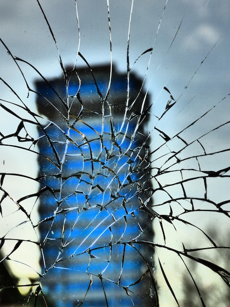 Foto niedrigwinkelansicht des gebäudes gegen den blauen himmel