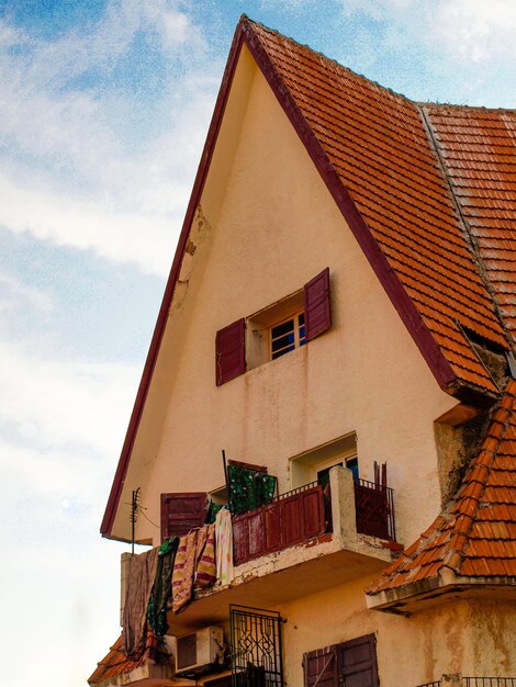 Foto niedrigwinkelansicht des gebäudes gegen den himmel