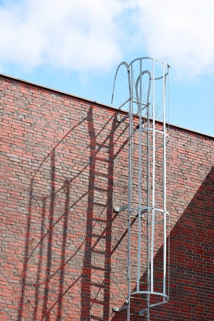 Foto niedrigwinkelansicht des gebäudes gegen den himmel