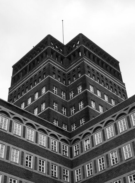 Foto niedrigwinkelansicht des gebäudes gegen den himmel