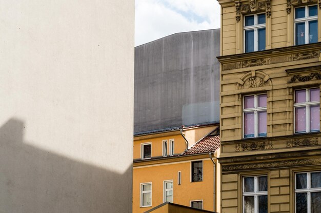 Foto niedrigwinkelansicht des gebäudes gegen den himmel